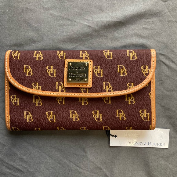 NWT Dooney & Bourke Gretta Signature Continental Wallet/Clutch - Picture 2 of 7